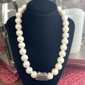 Large faux pearl necklace